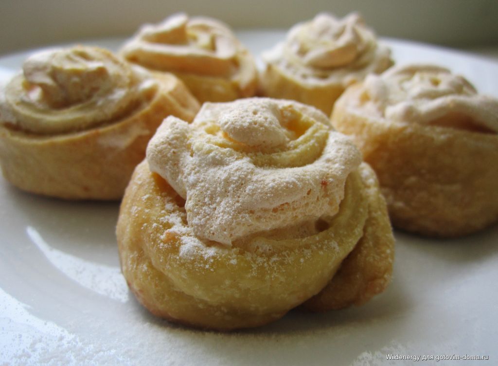 Розанчик с творогом и манговым джемом
